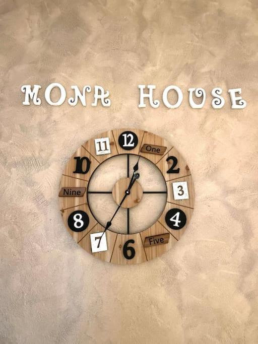 Mona House Accogliente Casa Vacanza Palermo Bagian luar foto